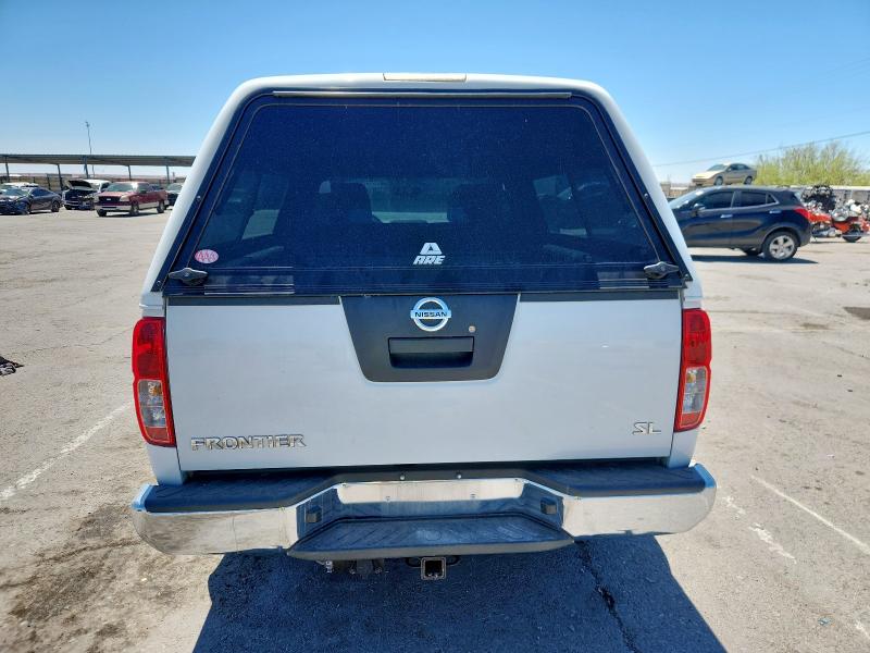 Pickups NISSAN FRONTIER 2012 Biały