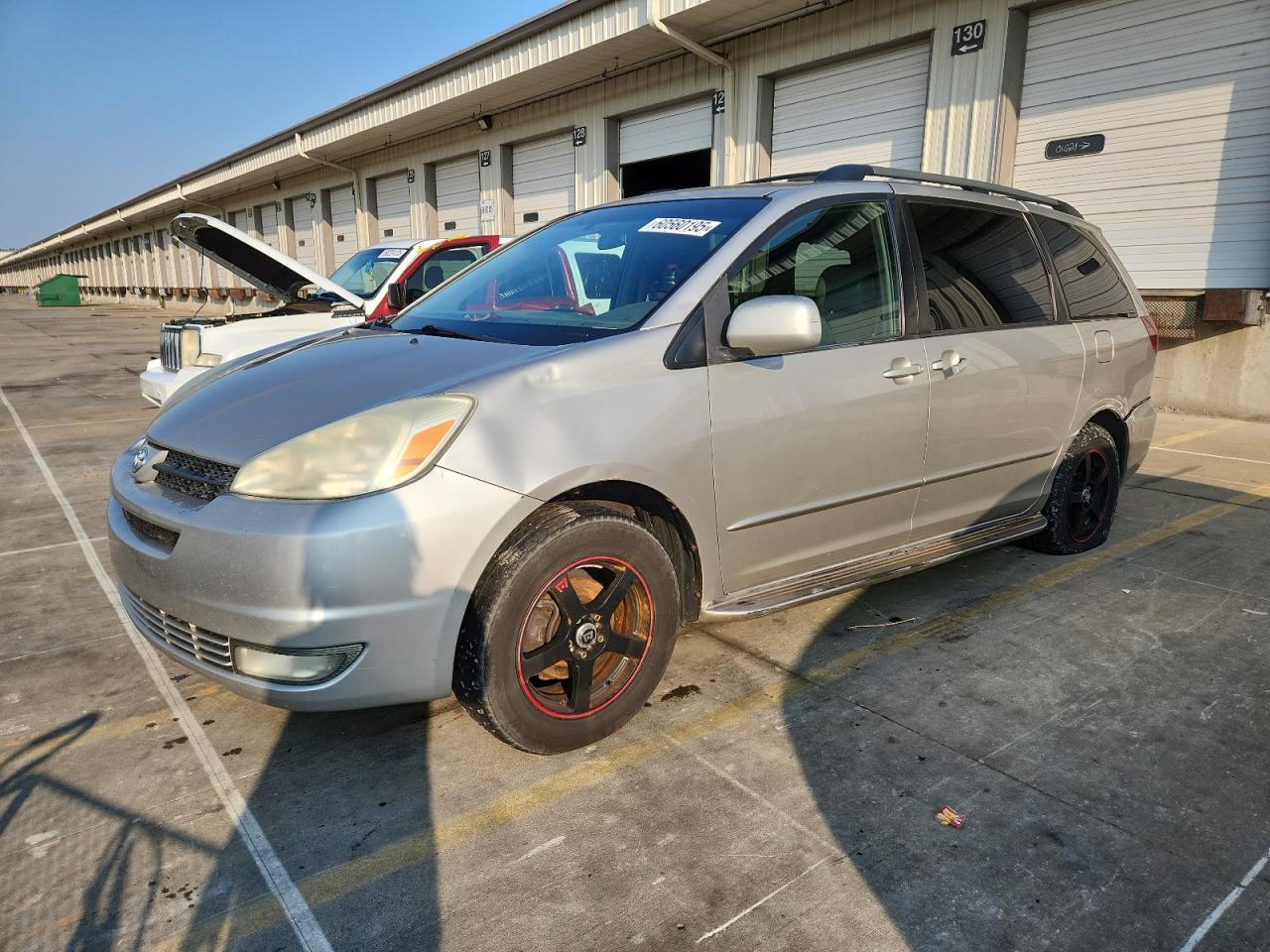 Louisville, KY에서 판매 중인 2005 Toyota Sienna Xle - Rear End