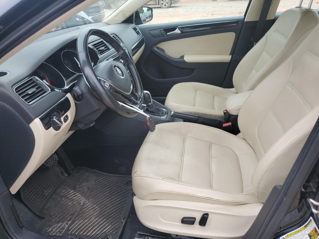 2017 Volkswagen Jetta Sel VIN: 3VWL17AJ2HM235919 Lot: 60640695