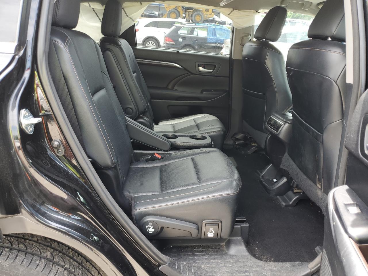 2015 Toyota Highlander Limited VIN: 5TDDKRFH6FS125992 Lot: 63055375
