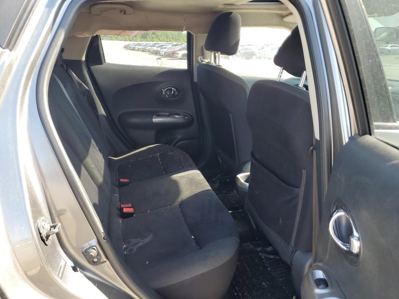 2011 Nissan Juke S VIN: JN8AF5MV2BT025588 Lot: 61978455