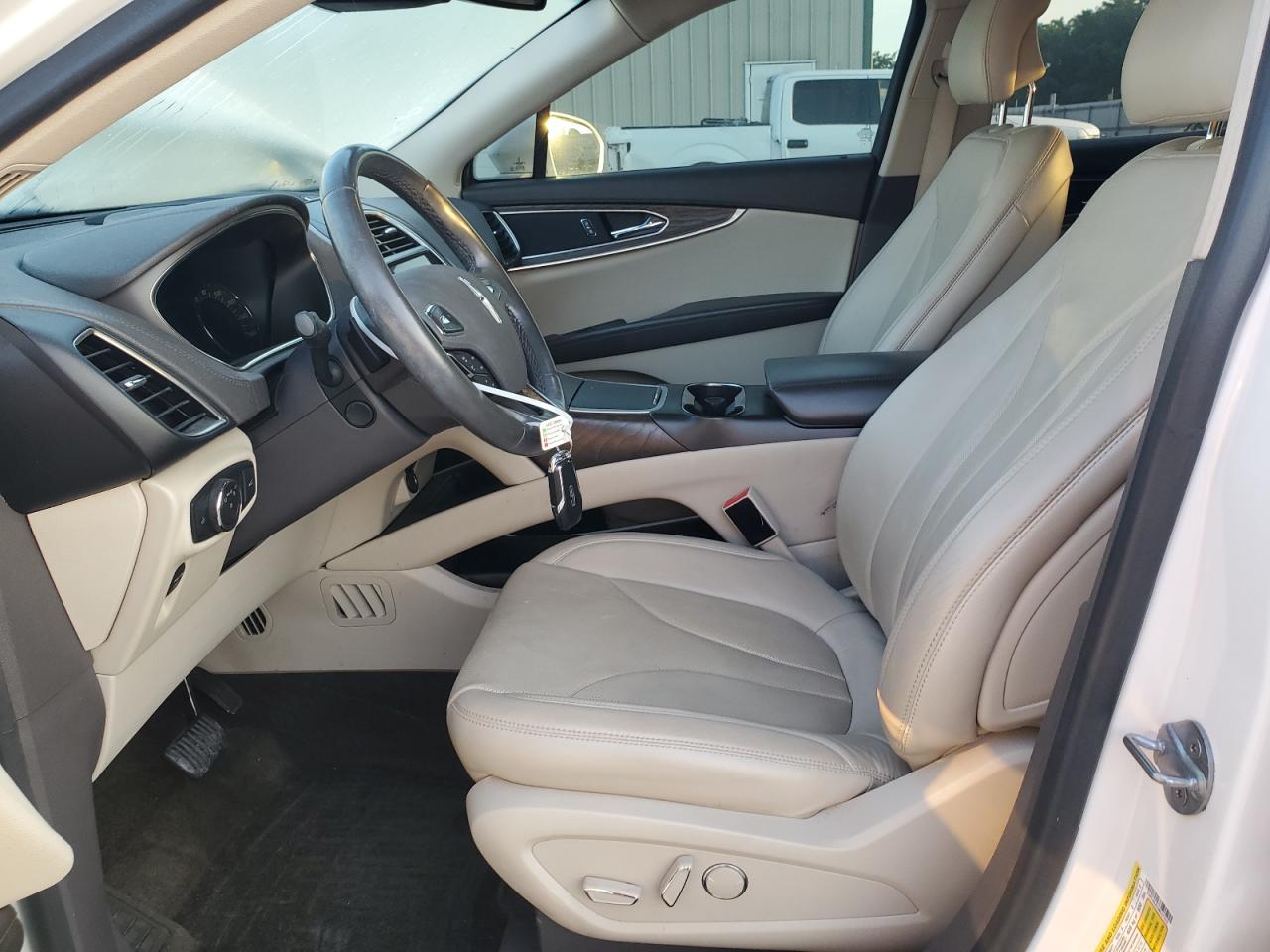 2016 Lincoln Mkx Reserve VIN: 2LMTJ8LR1GBL57215 Lot: 61757615