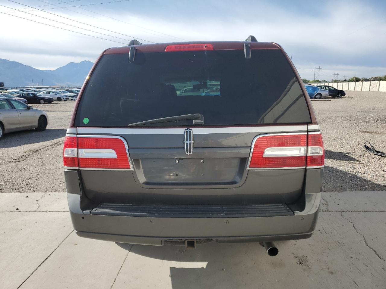 2010 Lincoln Navigator VIN: 5LMJJ2J59AEJ05205 Lot: 61748255