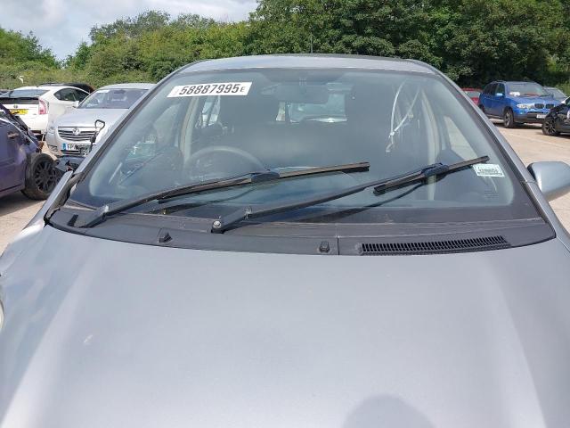 2010 TOYOTA YARIS TR V