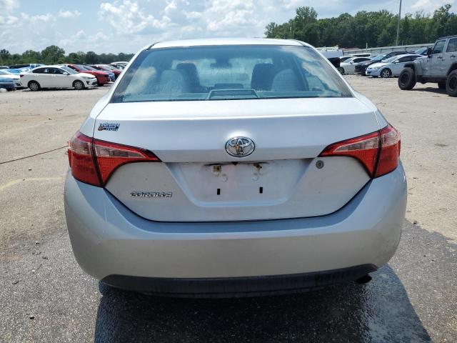  TOYOTA COROLLA 2017 Srebrny