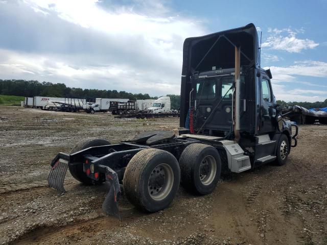 2018 FREIGHTLINER CASCADIA 126 SEMI TRUCK