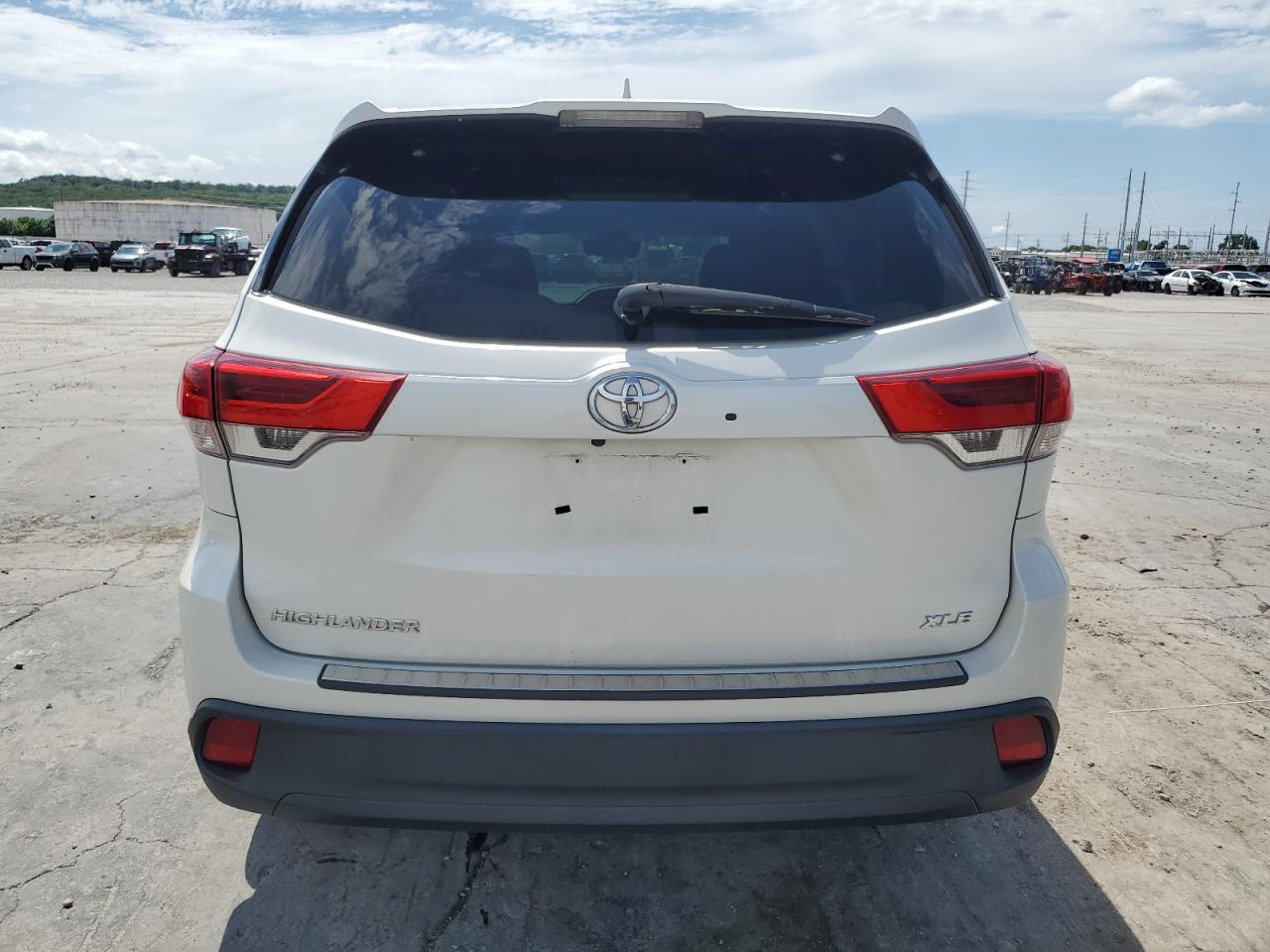 2018 Toyota Highlander Se VIN: 5TDKZRFH9JS544611 Lot: 63119835