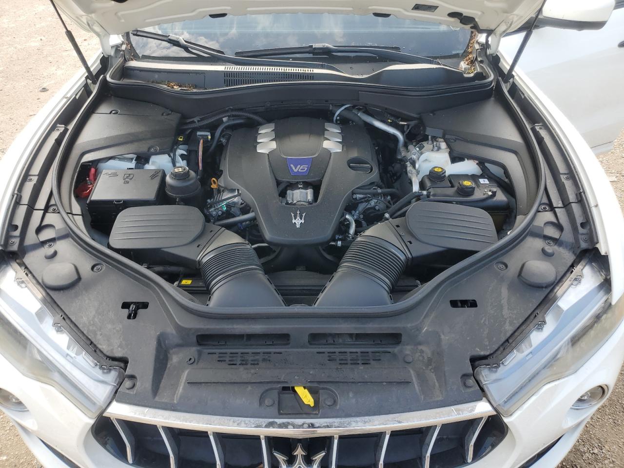2017 Maserati Levante S Luxury VIN: ZN661YUL0HX233050 Lot: 60605275