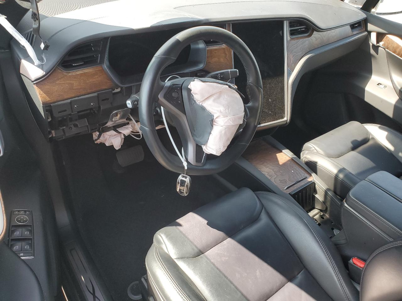 2020 Tesla Model X VIN: 5YJXCBE20LF235015 Lot: 60816905