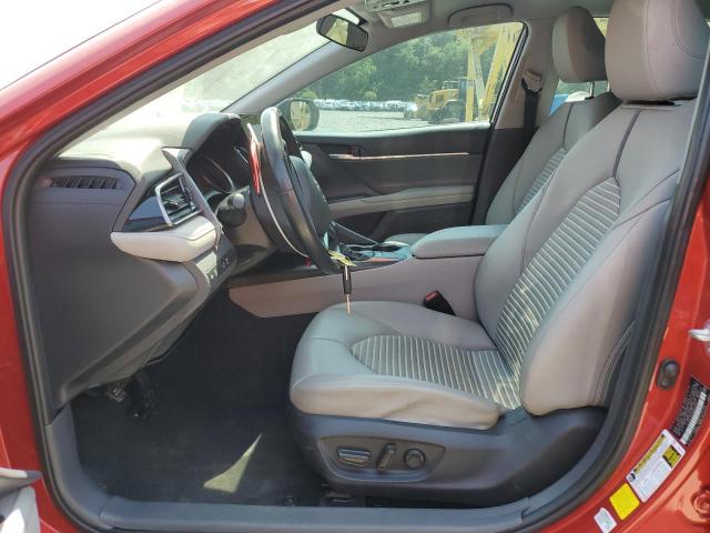  TOYOTA CAMRY 2022 Czerwony