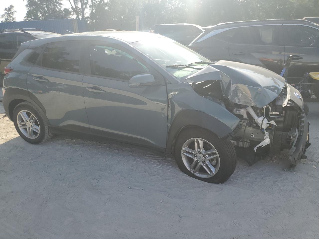 HYUNDAI KONA 2022 VIN KM8K22AB8NU769419 photo 4