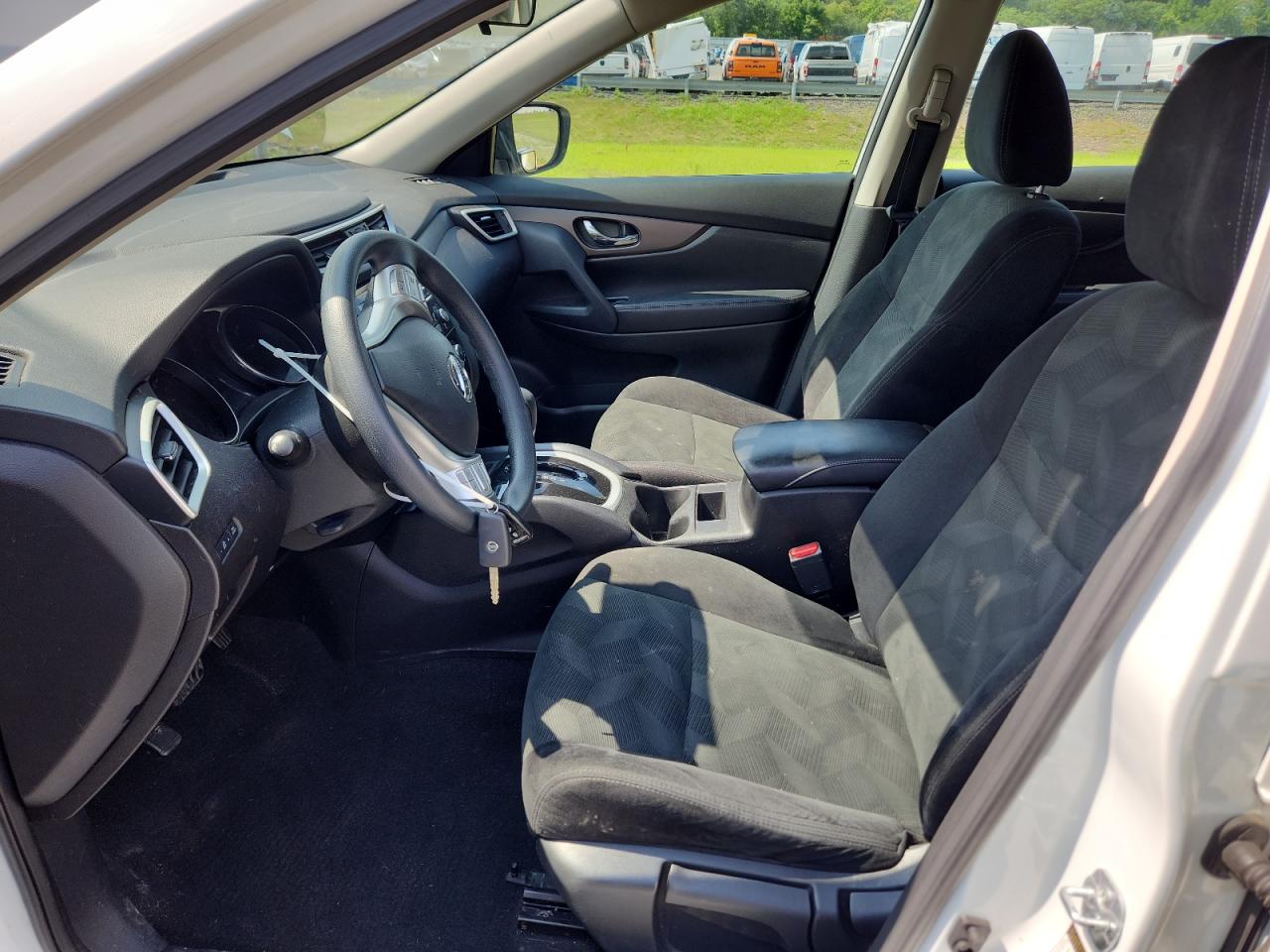 2015 Nissan Rogue S VIN: 5N1AT2MV2FC858800 Lot: 62750085