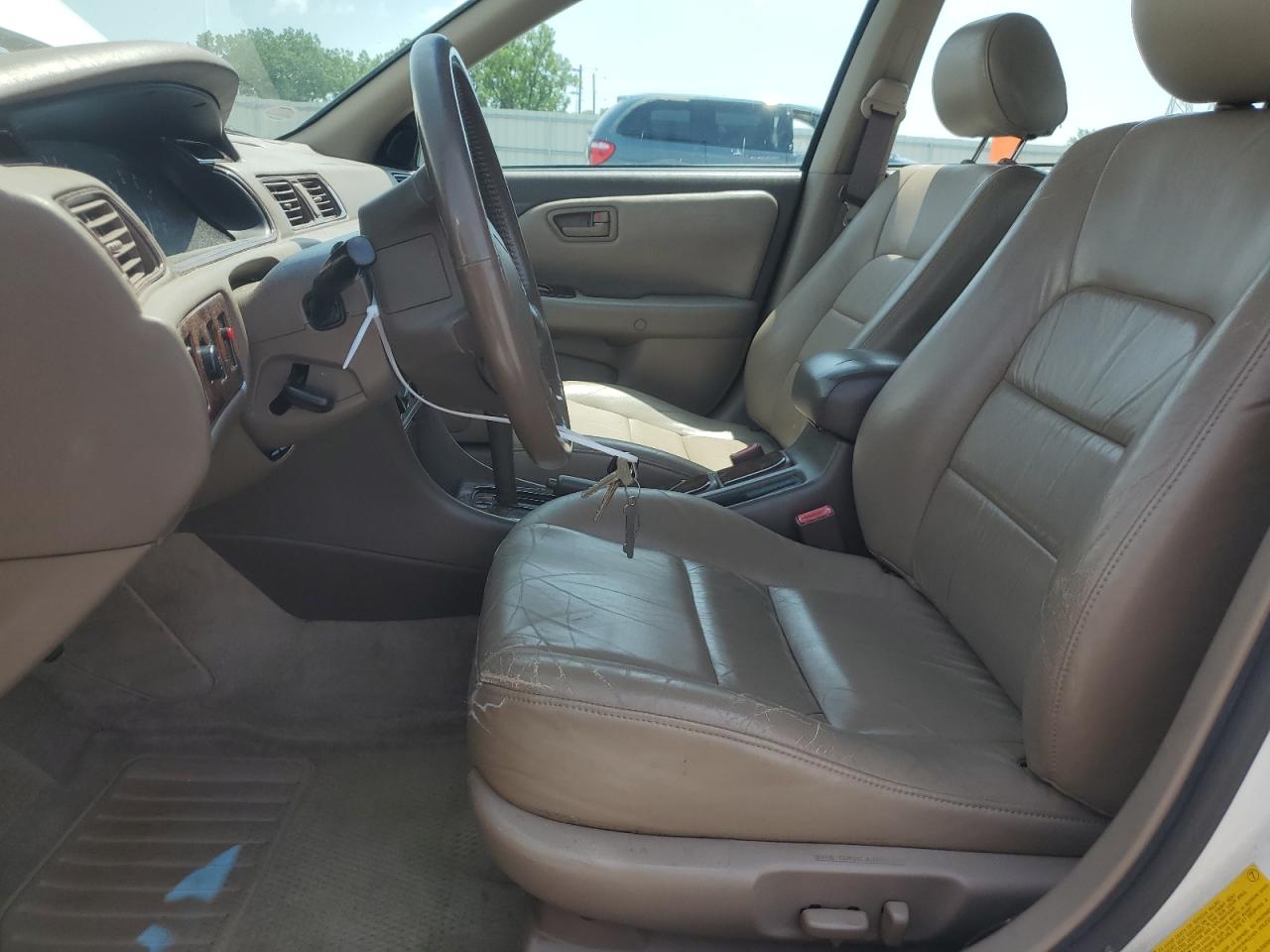 1999 Toyota Camry Le VIN: JT2BG28K1X0347104 Lot: 61953495
