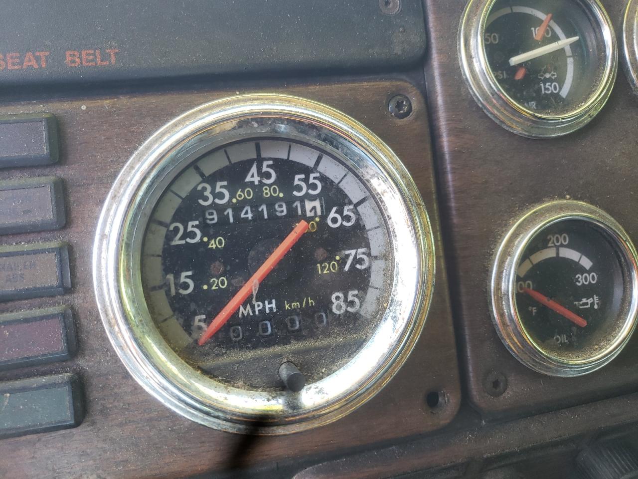 FREIGHTLINER ALL OTHER 2001 VIN 1FUPCDZB11LH10036 photo 8