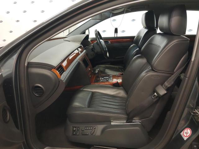 2005 VOLKSWAGEN PHAETON V6