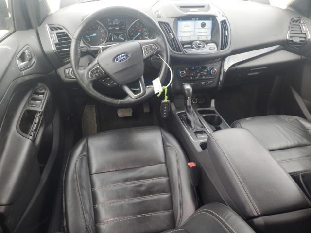  FORD ESCAPE 2017 Czarny