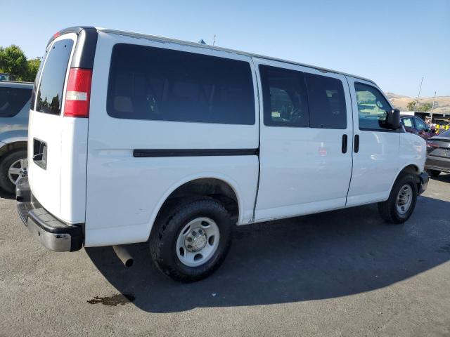 Minivans CHEVROLET EXPRESS 2013 Biały