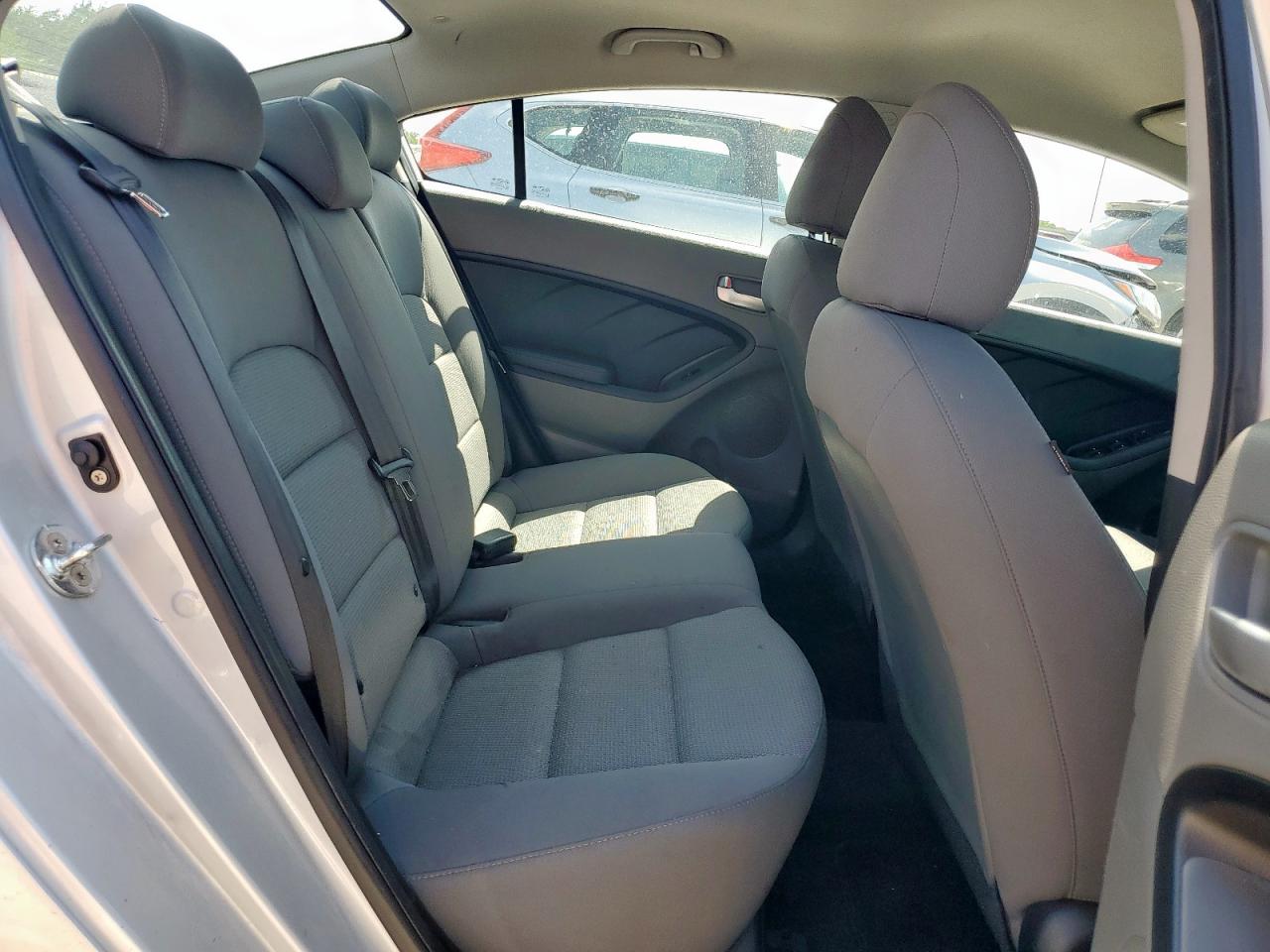 2017 Kia Forte Lx VIN: 3KPFK4A77HE077166 Lot: 62095415