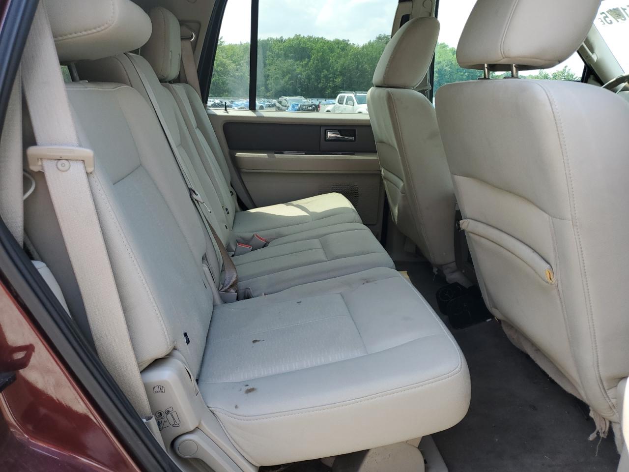 2010 Ford Expedition Xlt VIN: 1FMJU1G53AEB64987 Lot: 61951875