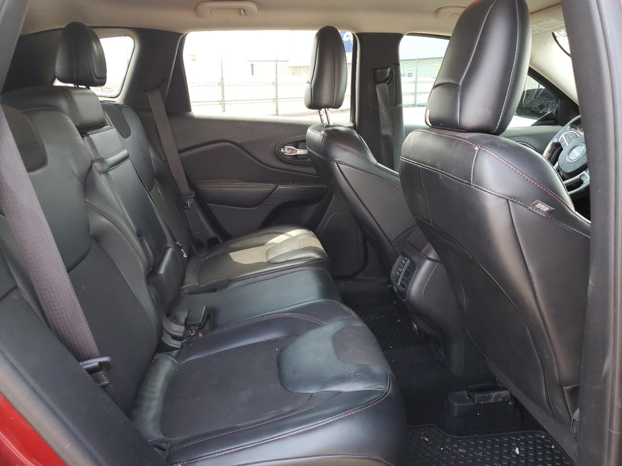 2015 Jeep Cherokee Trailhawk VIN: 1C4PJMBSXFW777289 Lot: 62916535