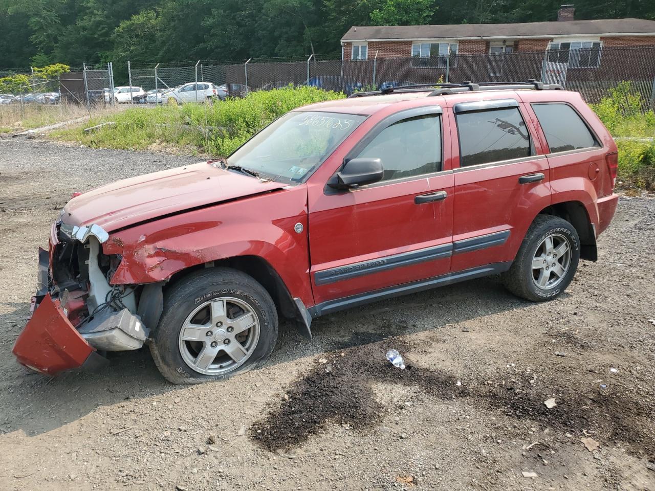 2005 Jeep Grand Cherokee Laredo red null gas 1J4HR48N95C610401 photo #1