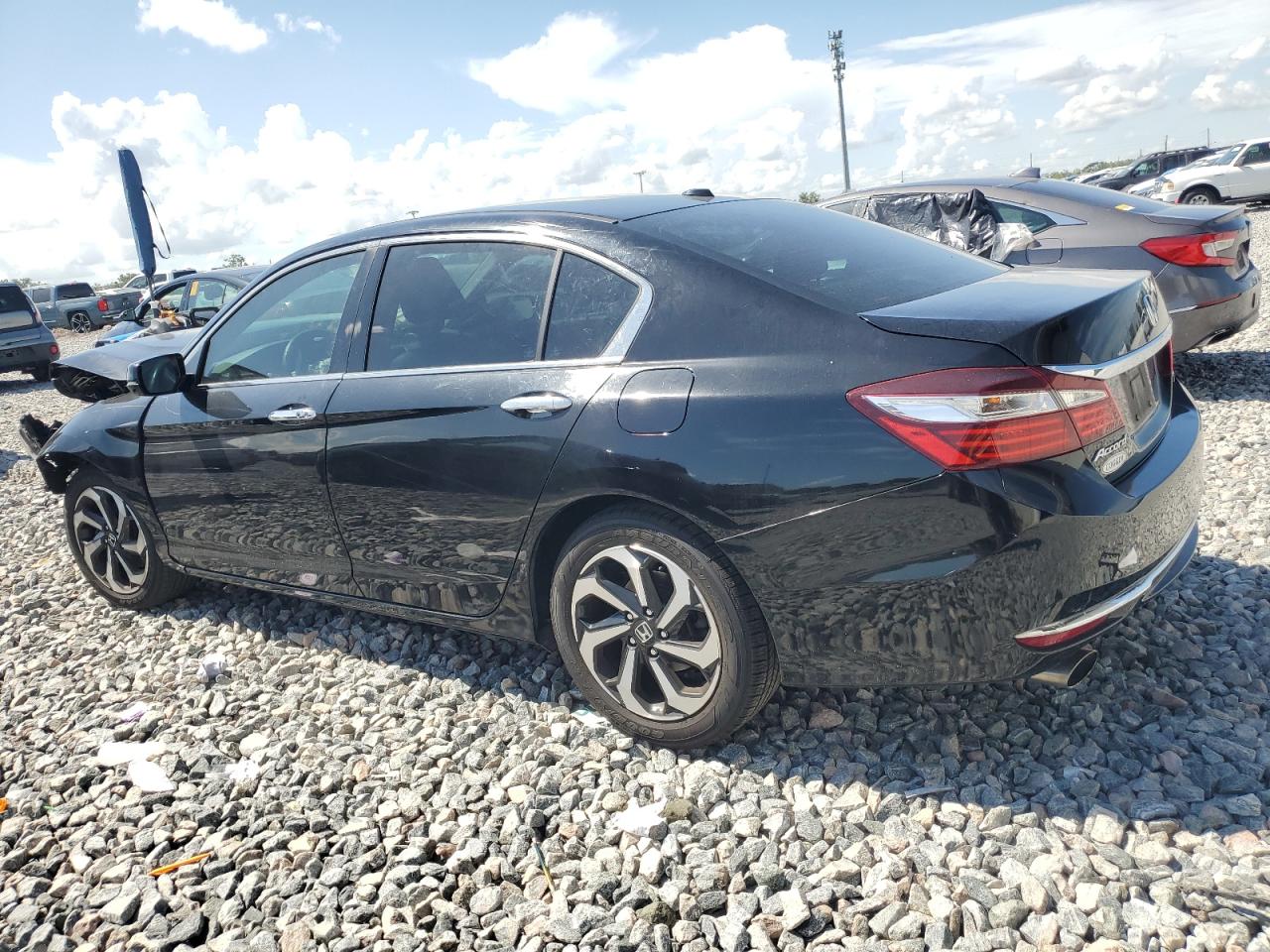 HONDA ACCORD 2017 VIN 1HGCR3F81HA020377 фото 2