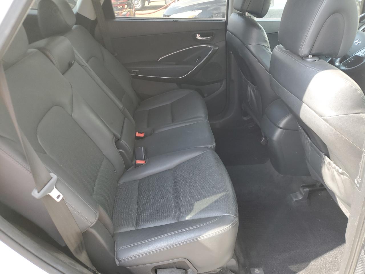 2019 Hyundai Santa Fe Xl Se VIN: KM8SNDHF4KU304031 Lot: 63143175