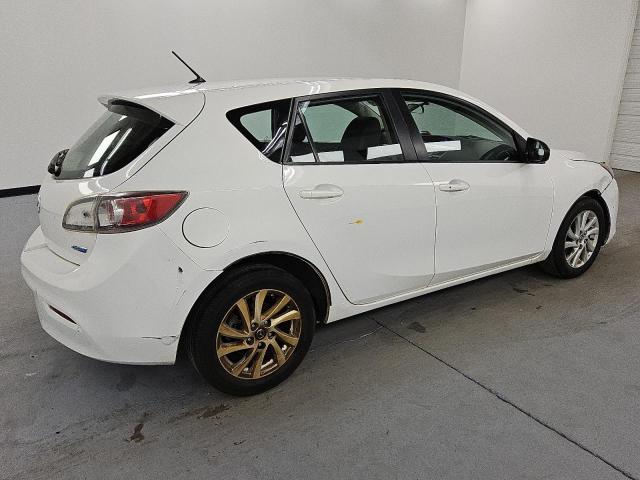 Hatchbacks MAZDA 3 2013 White