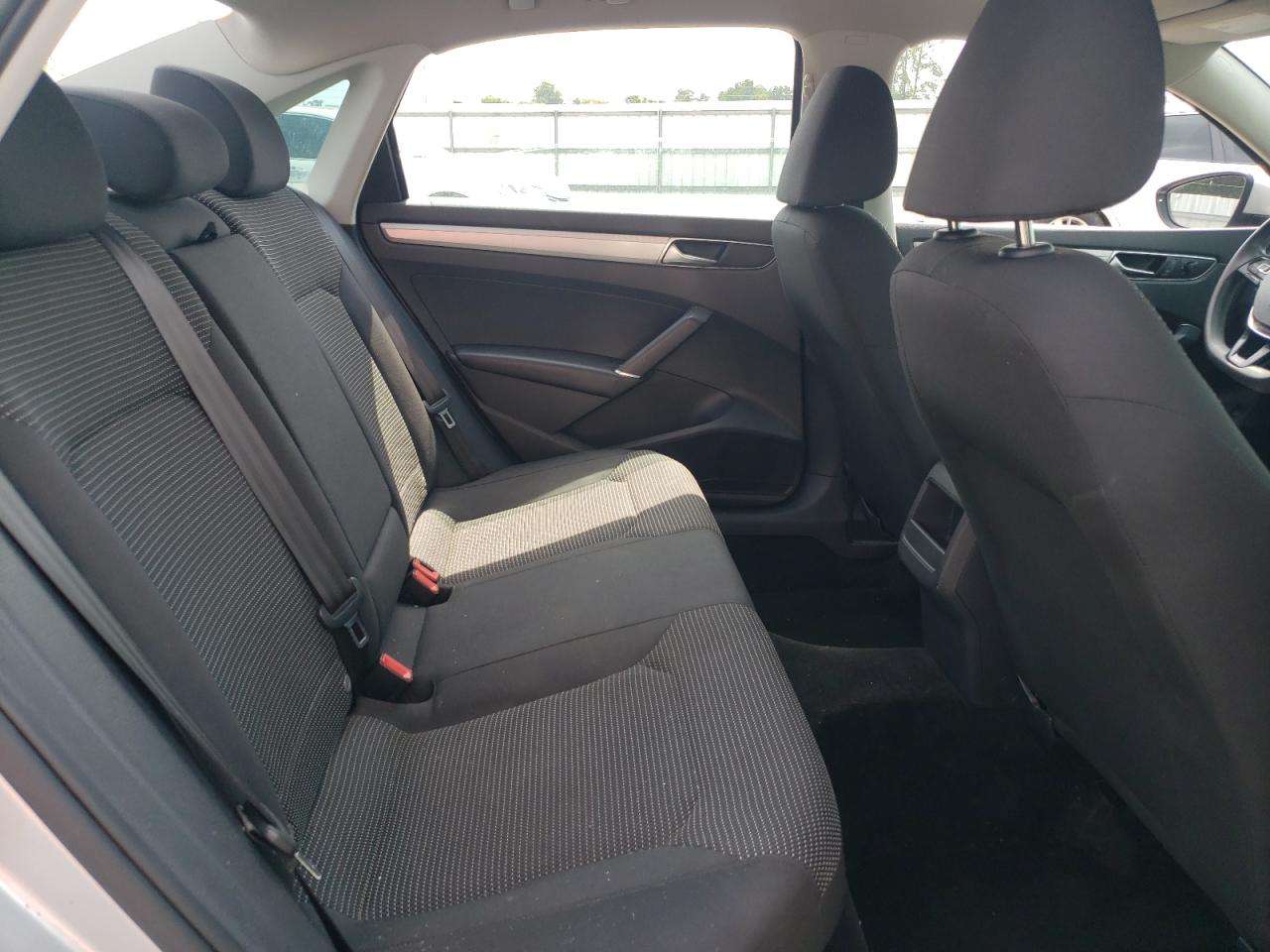 2018 Volkswagen Passat S VIN: 1VWAA7A38JC031853 Lot: 61913815