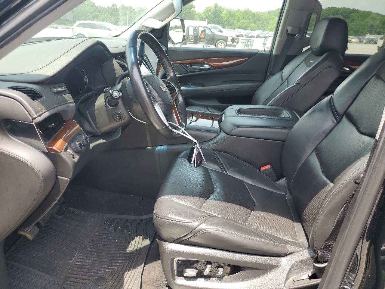 2018 Cadillac Escalade Luxury VIN: 1GYS4BKJ2JR347349 Lot: 60701325
