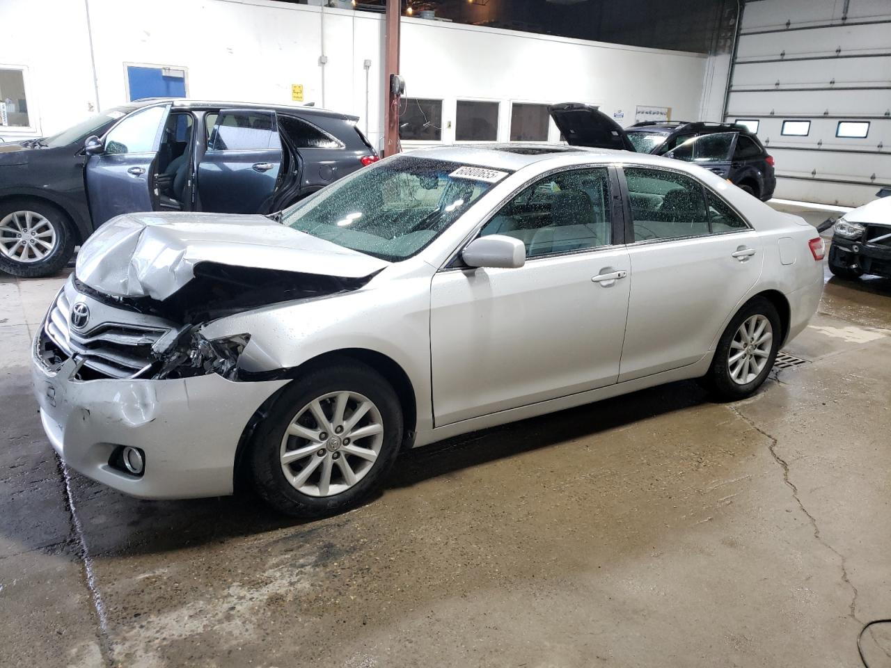 2010 Toyota Camry Base იყიდება Blaine-ში, MN - Front End