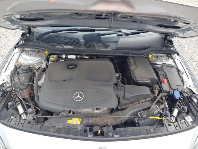 2019 MERCEDES BENZ GLA 180 UR