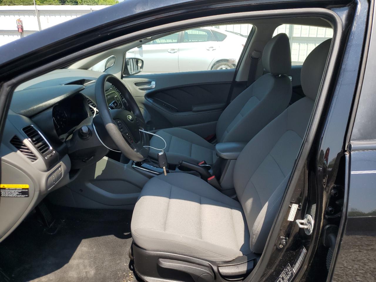 KIA FORTE 2017 VIN 3KPFK4A71HE066146 фото 7