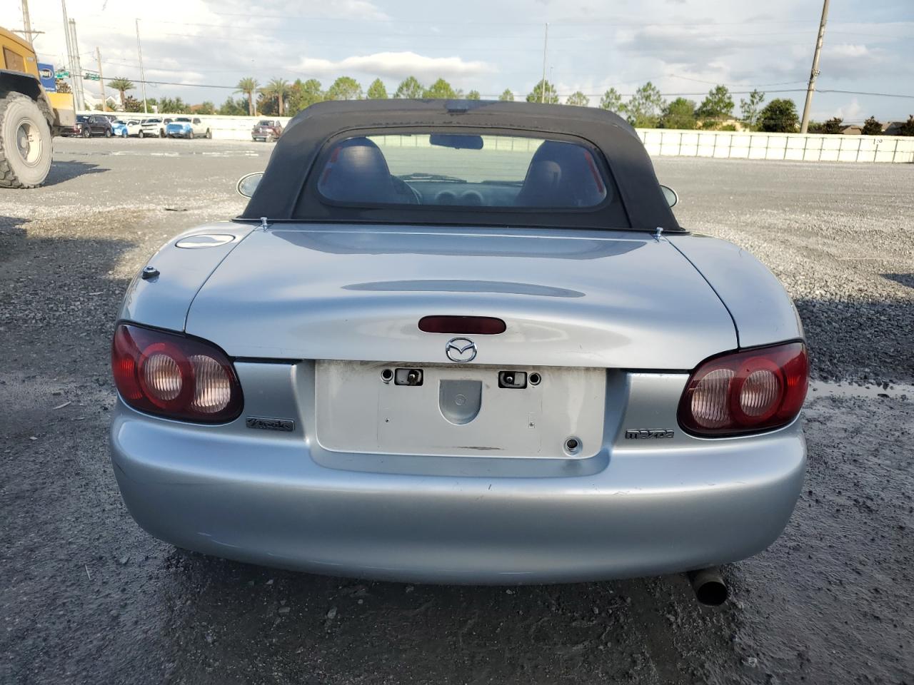 2002 Mazda Mx-5 Miata Base VIN: JM1NB353420220801 Lot: 61808645