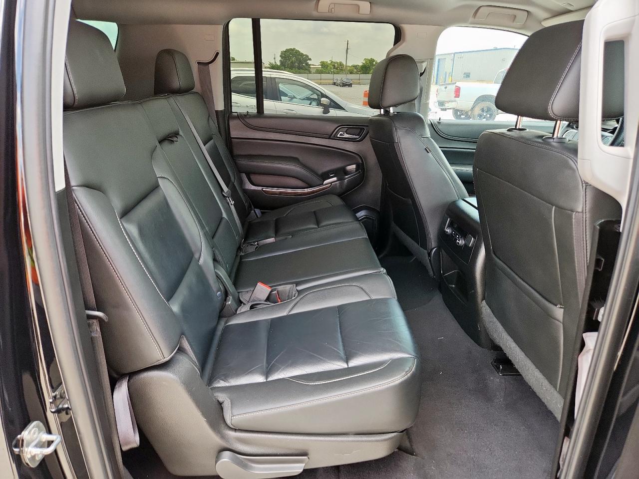 2019 Chevrolet Suburban C1500 Lt VIN: 1GNSCHKC4KR117219 Lot: 61725915