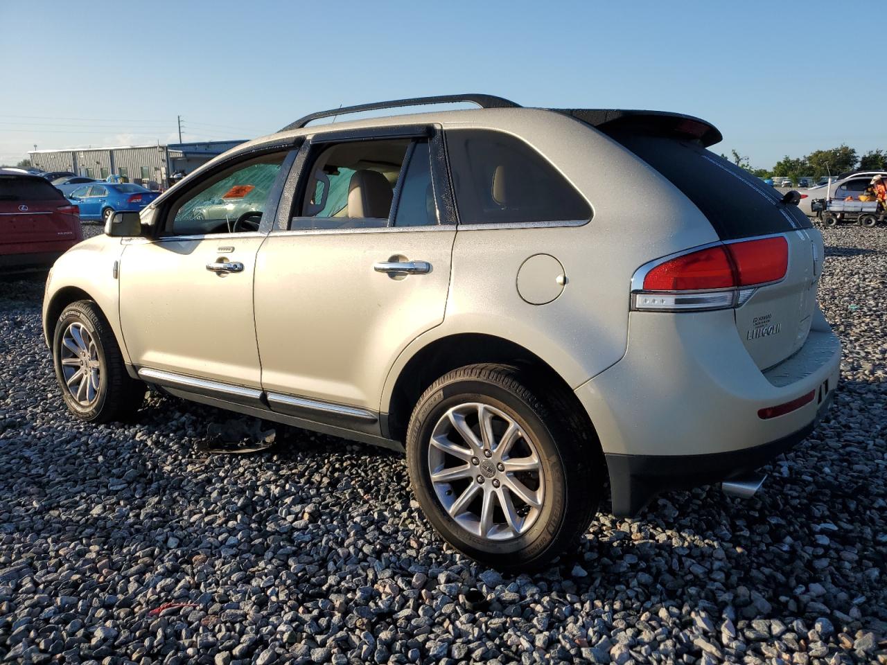 LINCOLN MKX 2011 VIN 2LMDJ6JK0BBJ31190 фото 2
