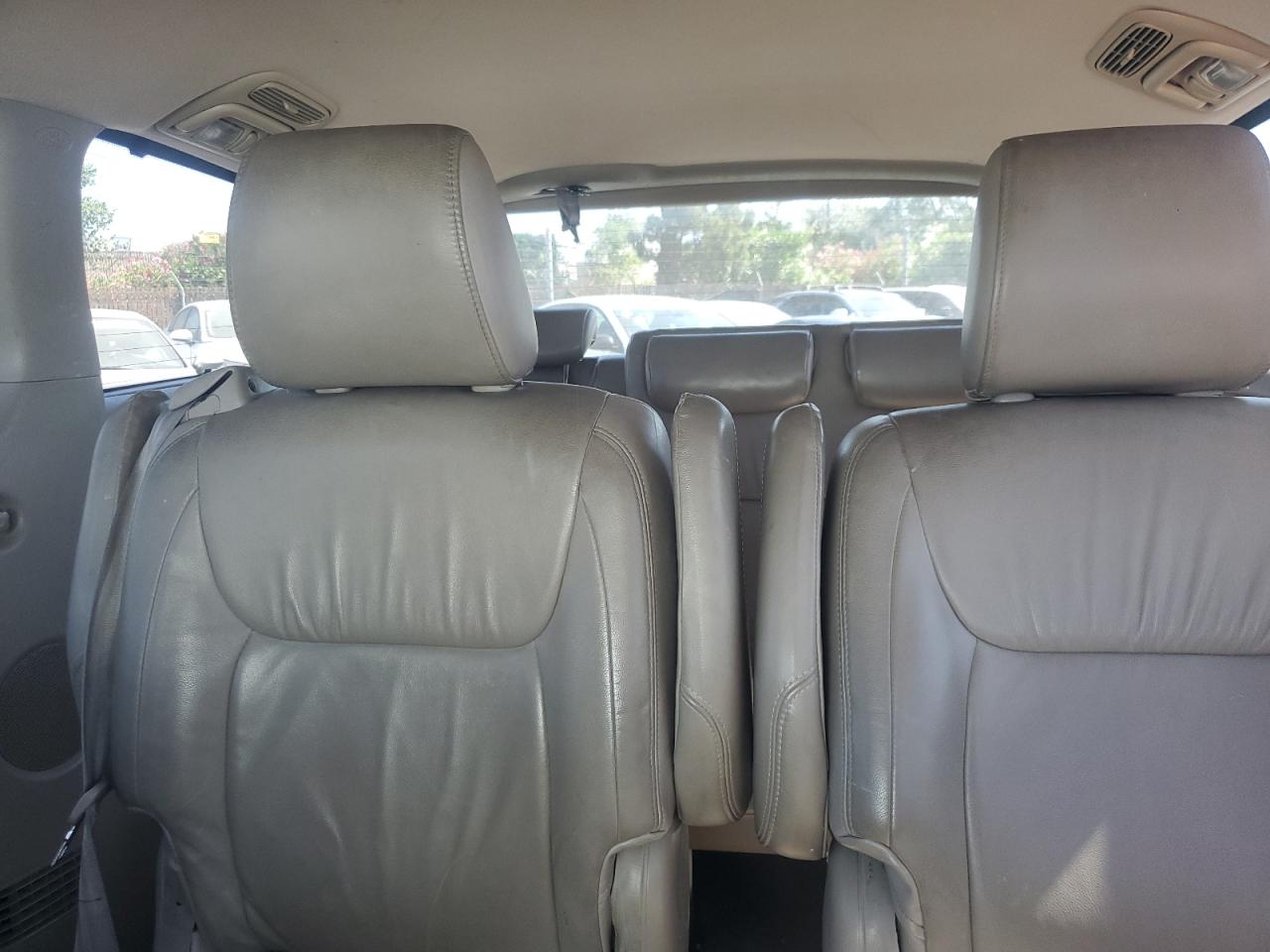 TOYOTA All Models 2009 VIN 5TDBK22C09S026209 photo 10