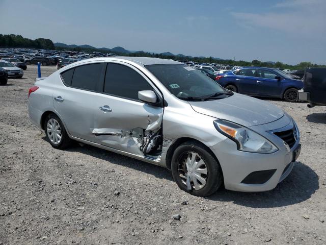  NISSAN VERSA 2018 Серебристый