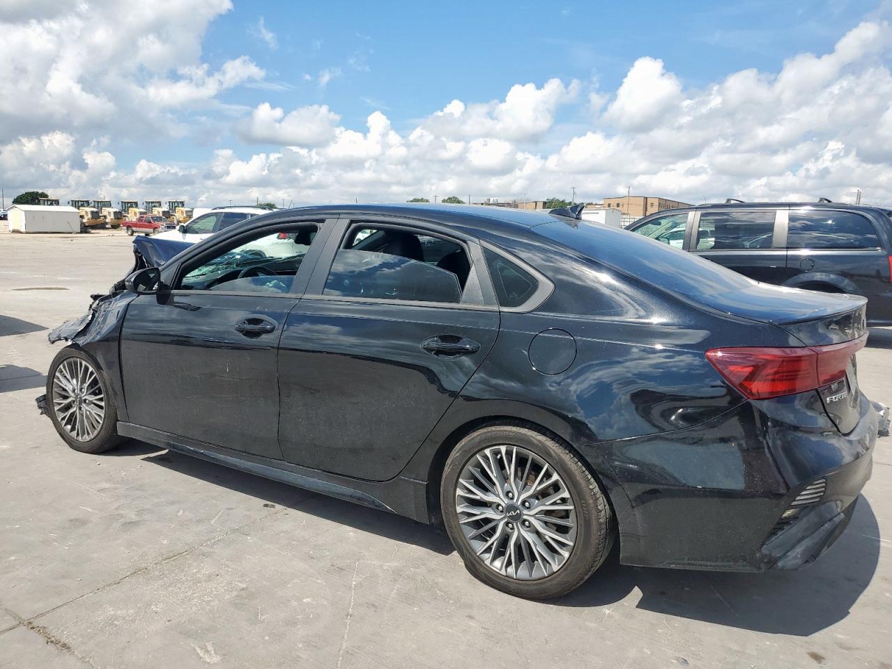 KIA FORTE 2022 VIN 3KPF54AD7NE479620 photo 2