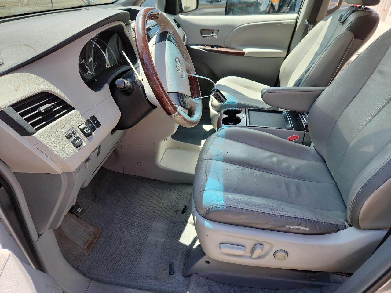 2011 Toyota Sienna Xle VIN: 5TDYK3DC6BS024449 Lot: 62478785