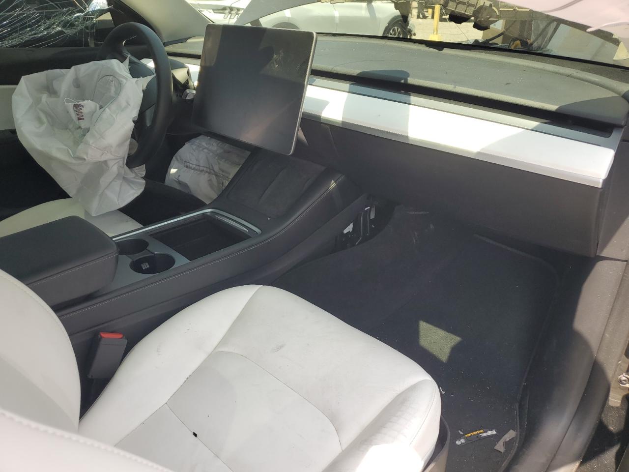 2021 Tesla Model Y VIN: 5YJYGDEFXMF215928 Lot: 62399015