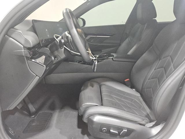  BMW 5 SERIES 2024 White