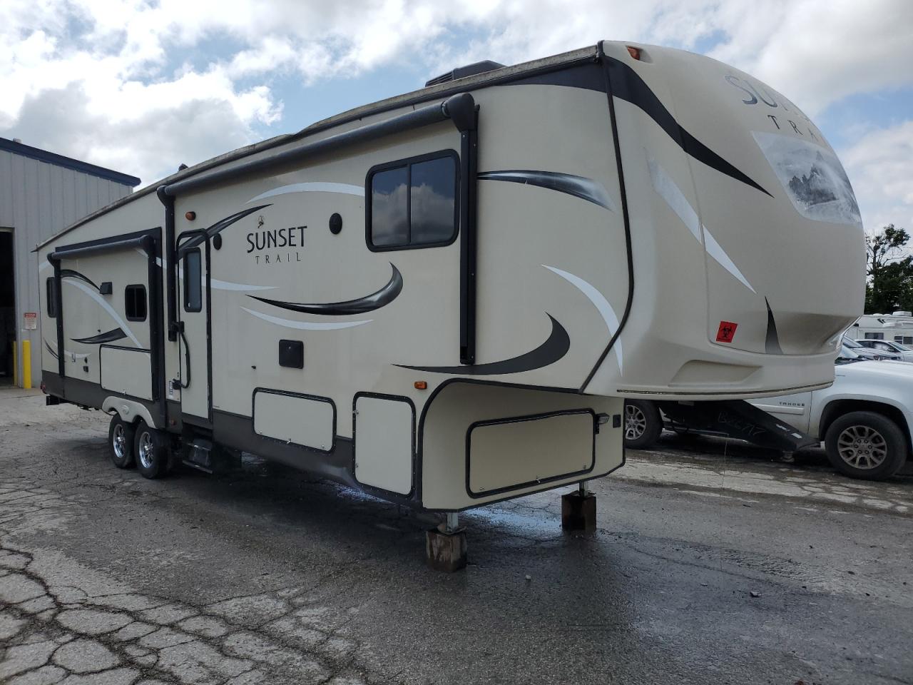 2015 Crossroads Sunset zu verkaufen in Rogersville, MO - Top/Roof