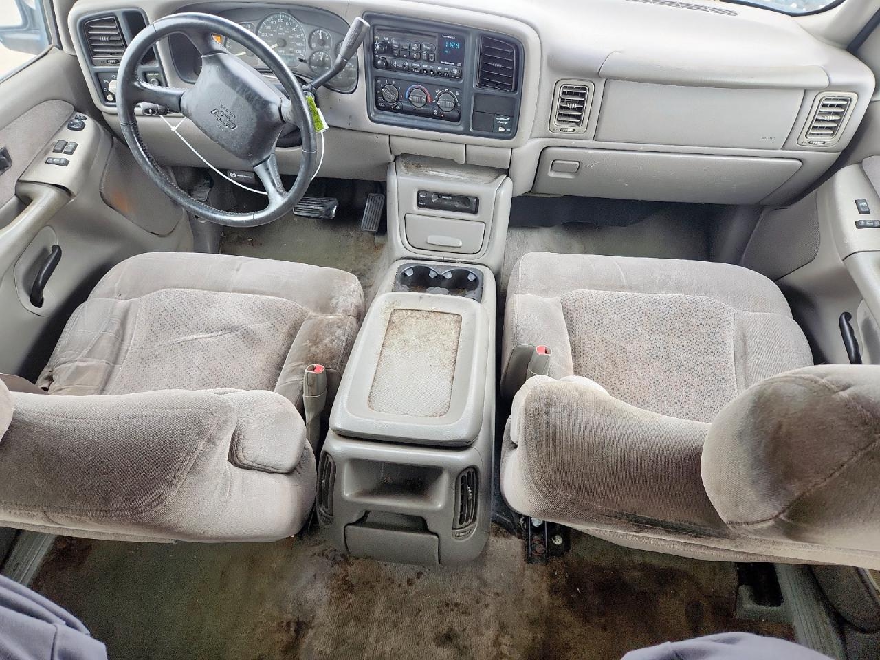 2000 Chevrolet Silverado C1500 VIN: 2GCEC19T7Y1400427 Lot: 59671395