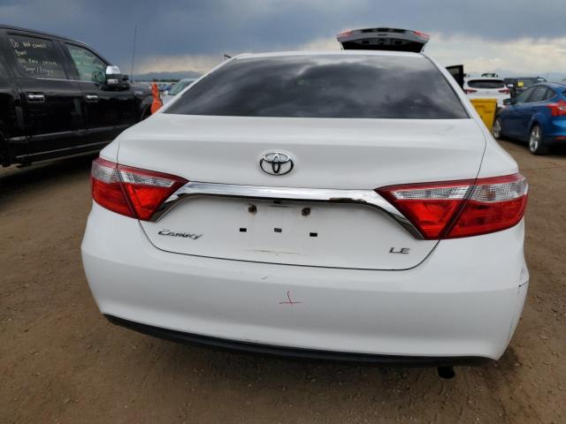 Седаны TOYOTA CAMRY 2015 Белы