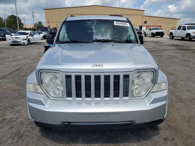 Паркетники JEEP LIBERTY 2012 Серебристый