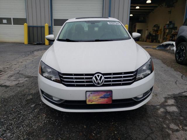  VOLKSWAGEN PASSAT 2012 White