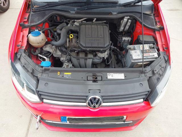 2015 VOLKSWAGEN POLO SE