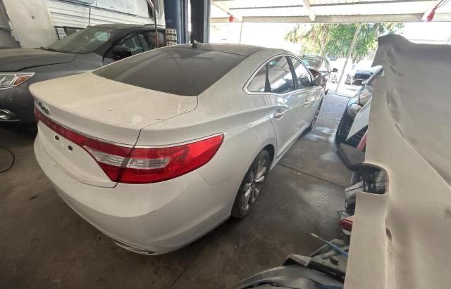 Sedans HYUNDAI AZERA 2013 Biały
