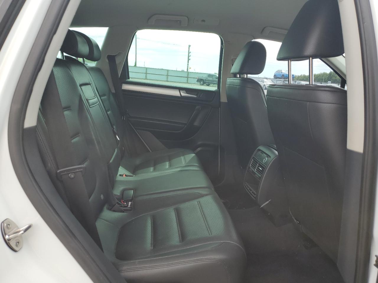 2014 Volkswagen Touareg V6 Tdi VIN: WVGEP9BP7ED007085 Lot: 61164795